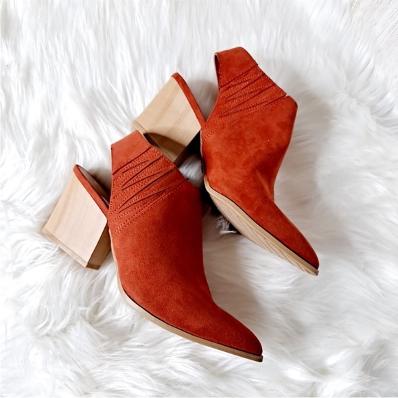 Qupid Pointed Toe Open Back orange Booties size 9 - Picture 1 of 3